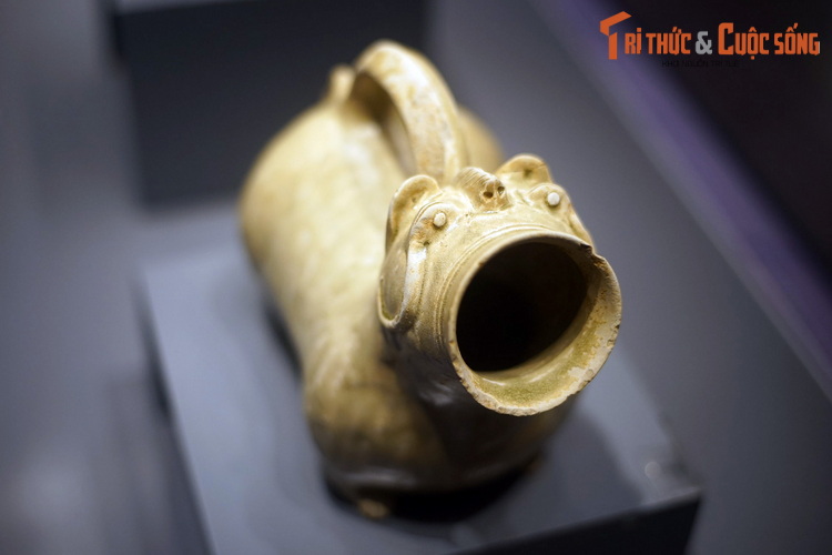 Soi vật dụng lạ lùng dành cho quý ông Việt 2.000 năm trước-11