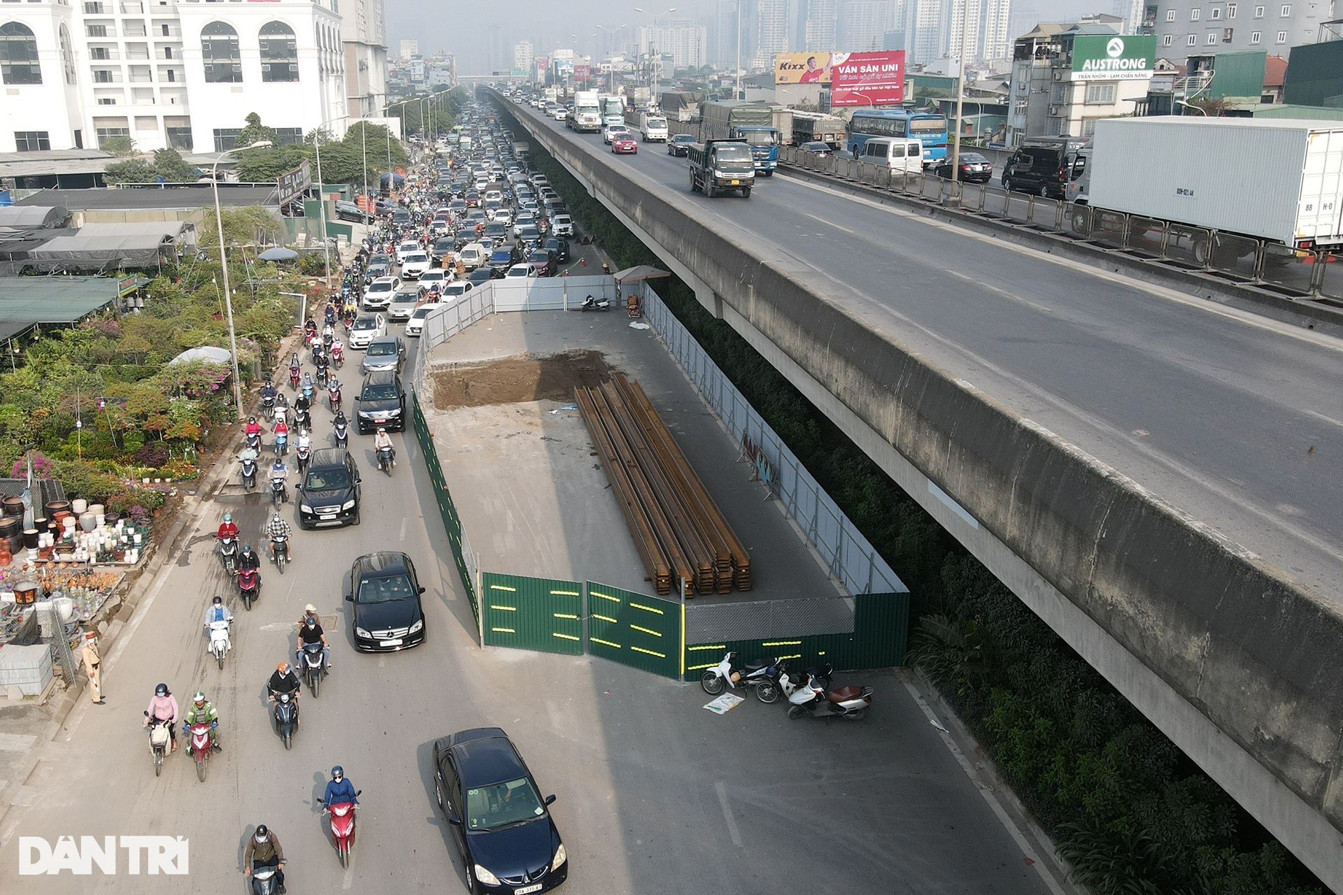 Đề xuất xén dải phân cách giảm ùn tắc qua "lô cốt" đường Nguyễn Xiển-2