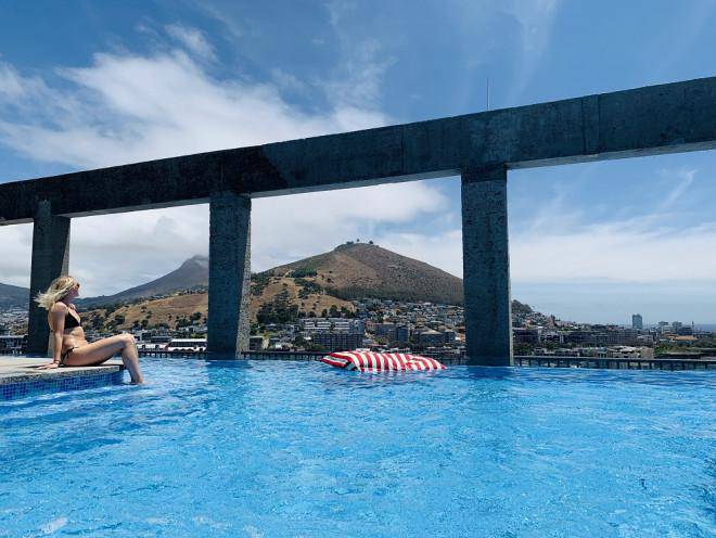 Top bể bơi trên tầng thượng khách sạn tuyệt nhất thế giới-6