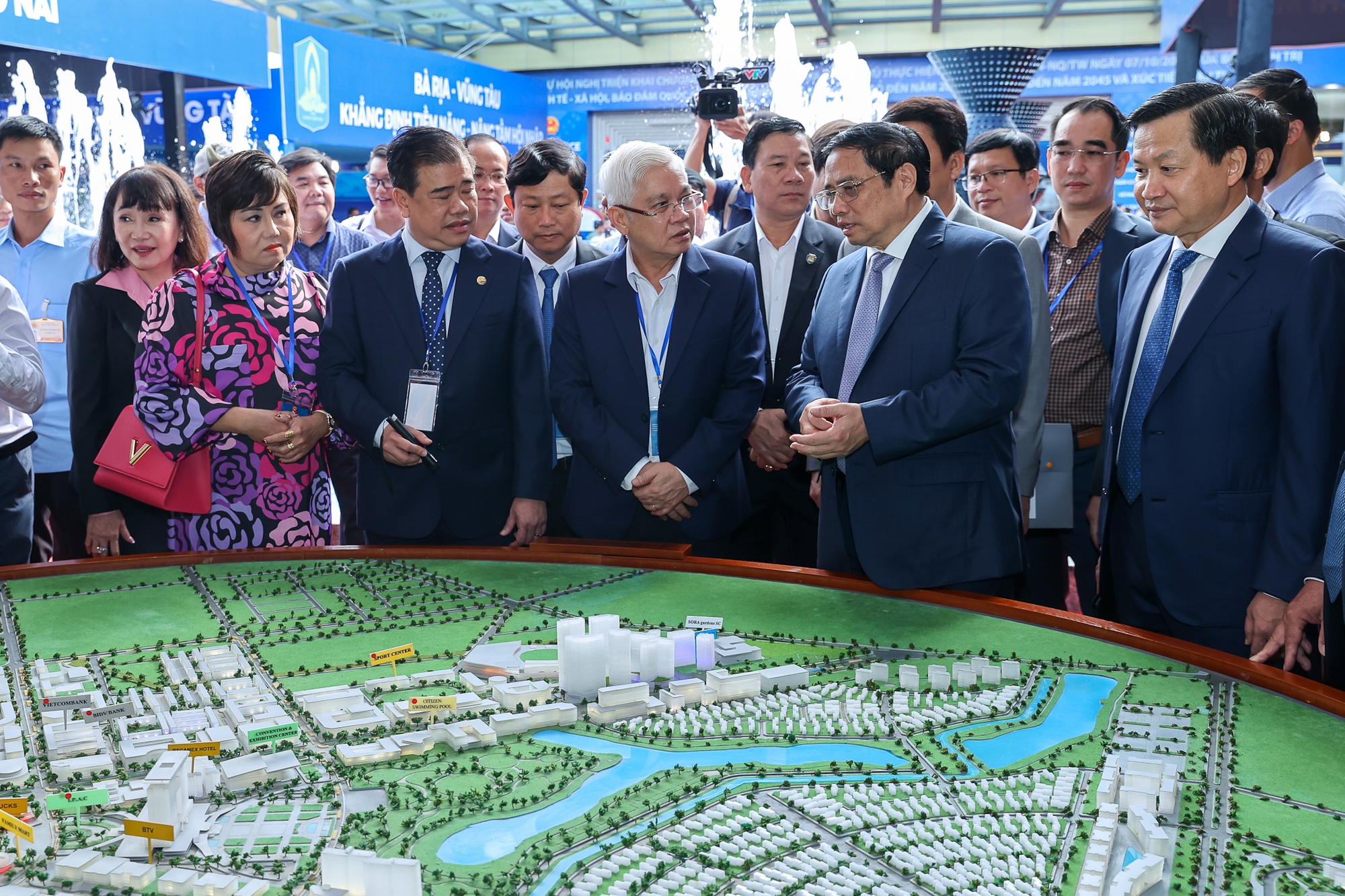 Thủ tướng định hướng "tư duy mới, đột phá mới, giá trị mới" cho phát triển Đông Nam Bộ-12