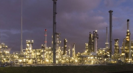 Các nhà máy lọc dầu châu Âu đang dư thừa dầu-cover-img