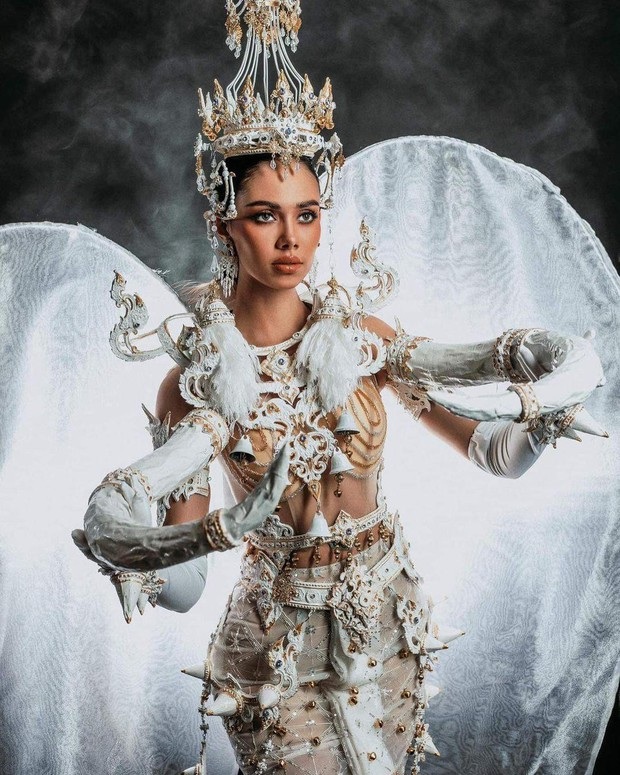 Vẻ đẹp lai Pháp cuốn hút của Hoa hậu Hoàn vũ Campuchia-7