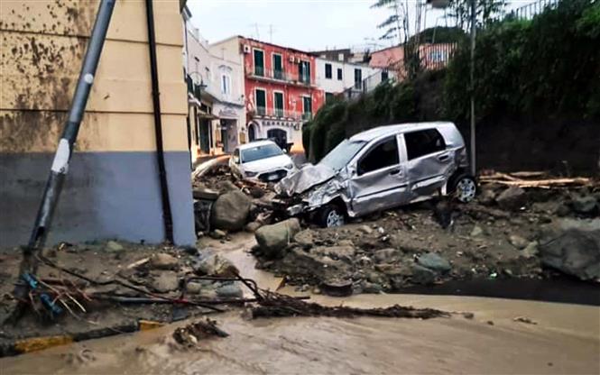 Italy: Mưa lớn gây lở đất khiến hơn 20 người thiệt mạng và mất tích-2