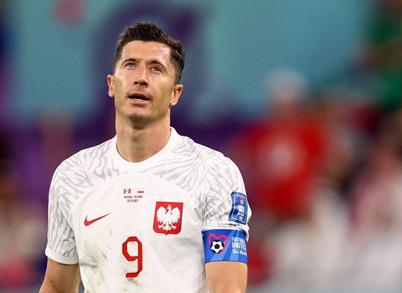 Lewandowski tiếp tục “vô duyên” tới khó tin với khung gỗ World Cup!-2