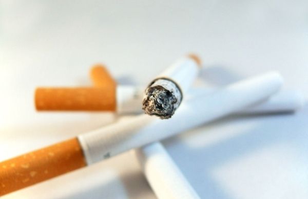 Không chỉ ung thư phổi, hút thuốc lá còn gây nên bệnh ung thư cực nguy hiểm này.-1