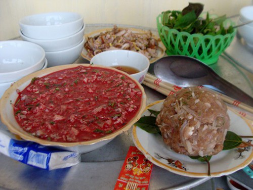 Kỳ lạ ngôi làng ăn thịt sống “độc nhất vô nhị” ở Việt Nam-3