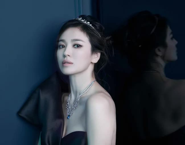 Song Hye Kyo được bình chọn là sao nữ đẹp nhất ngoài đời thực-5