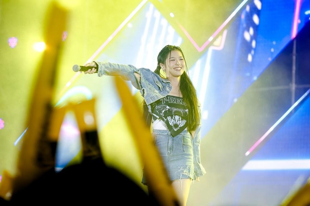 Miu Lê, Karik, OnlyC, Hieuthuhai 'bung xõa' cùng hơn 40.000 sinh viên tại concert 'MTV School Fest'-5