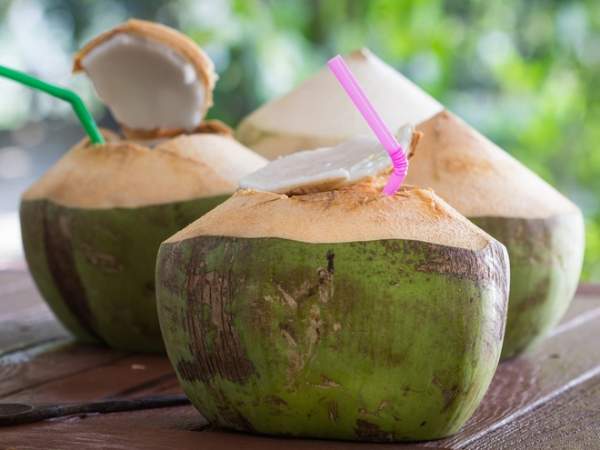 Uống nước dừa vào mùa hè tăng collagen nhưng cần tránh 7 “thời điểm độc”-3