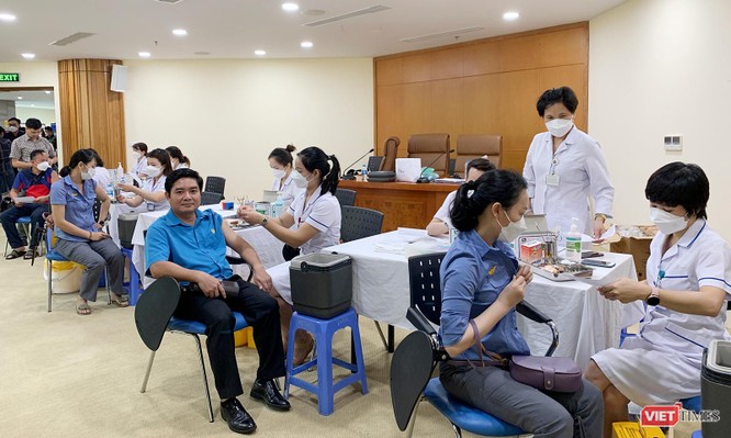 Xuất hiện biến chủng COVID-19 mới ở Hà Nội và TP.HCP: Bộ Y tế kêu gọi mọi người tiêm nhắc vaccine-1