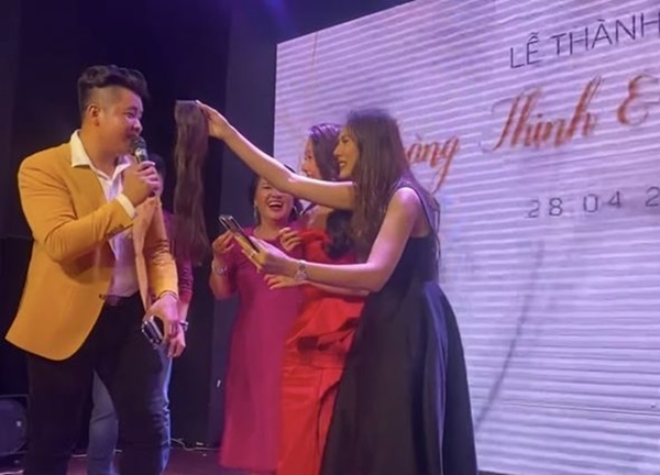 Diệu Nhi dẫn đầu dàn sao Việt chuyên làm rớt tóc giả khi dự tiệc-13