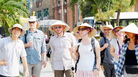 Tốp 10 thị trường quốc tế có lượng khách đến Việt Nam nhiều nhất-1