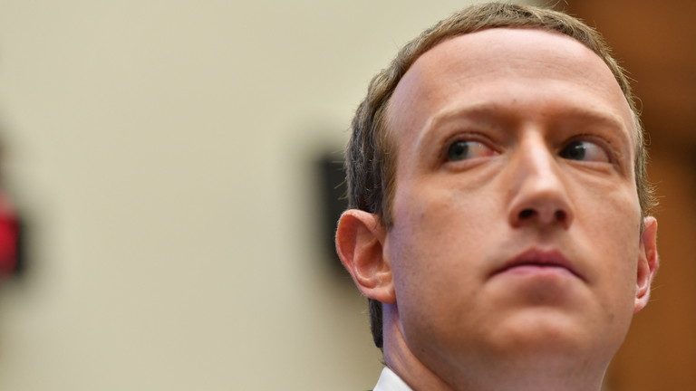 Nhà sáng lập Facebook mất 71 tỉ USD từ đầu năm tới giờ-1