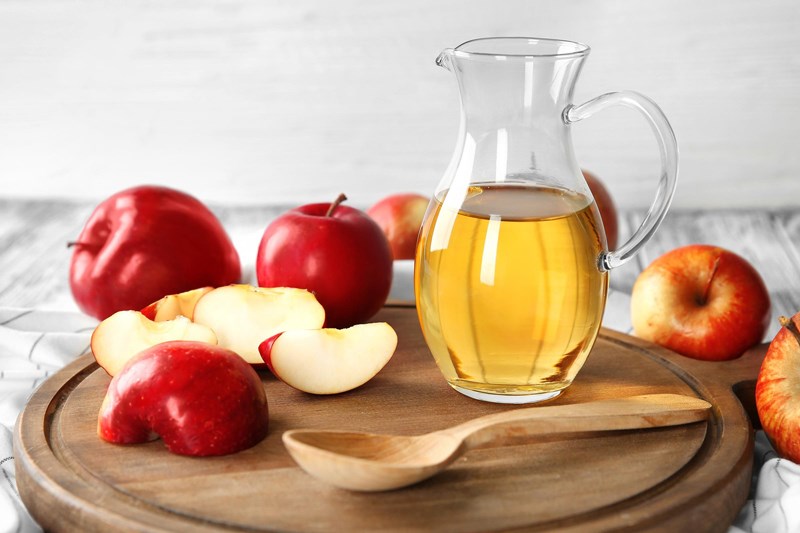 5 công dụng thần kỳ của giấm táo trong quy trình làm đẹp sẽ khiến bạn ngỡ ngàng-4