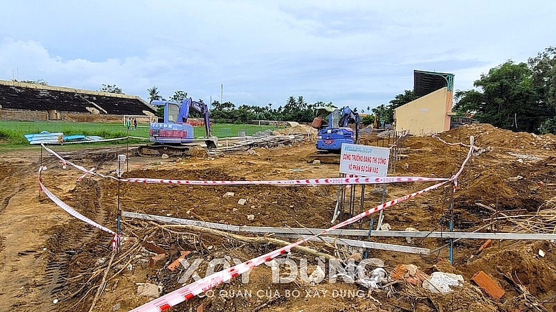 Phòng, chống siêu bão Noru: Công trường xây dựng chấp hành nghiêm Công điện khẩn của Chủ tịch UBND tỉnh Quảng Ngãi-3