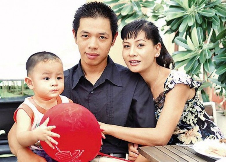Bố mẹ ly hôn sau 7 ngày cưới, con trai Cát Phượng Thái Hòa giờ 19 tuổi cao 1m7, mặt y đúc bố-1