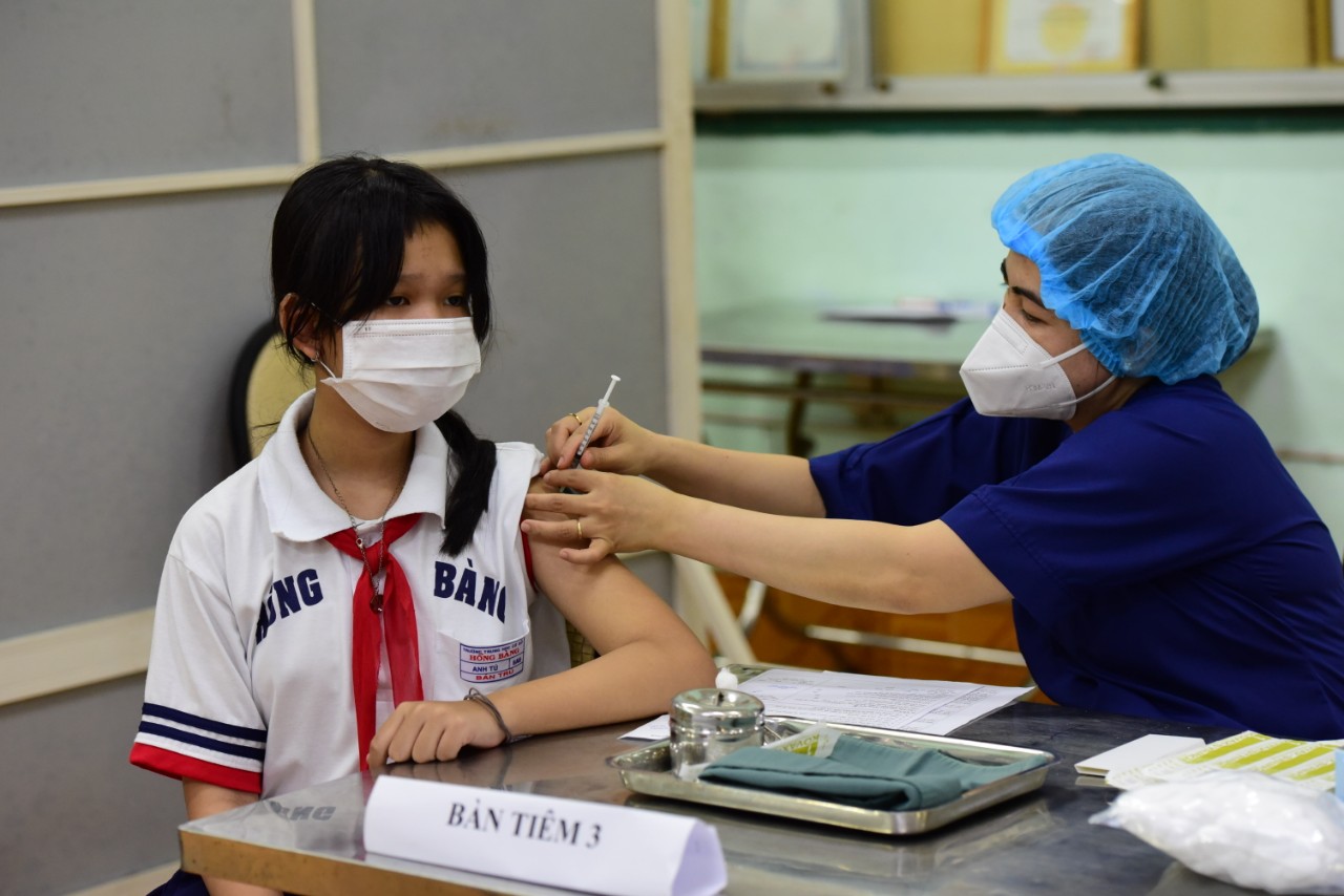 TP.HCM: 495.000 người tiêm mũi 4 vắc xin phòng COVID-19-1