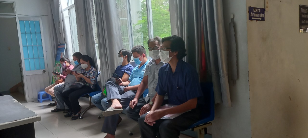 Khánh Hòa: Người dân đi tiêm vaccine COVID-19 mũi 4 đạt cao-5