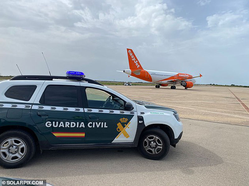 Tây Ban Nha xử mạnh tay “thần đồng cờ Vua” đe dọa đánh bom giả trên máy bay-2