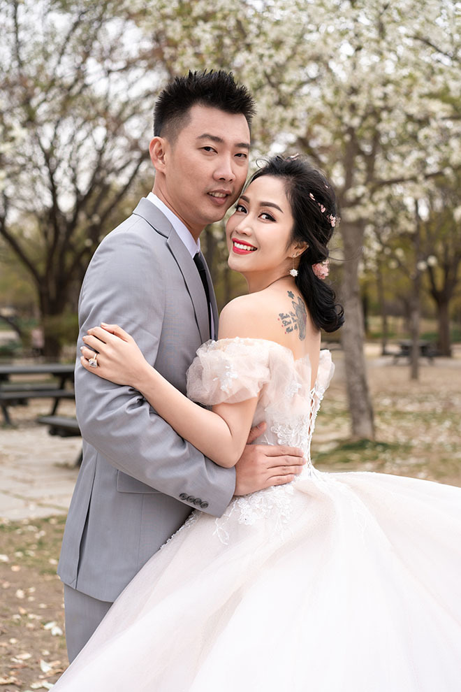 Mỹ nhân Việt chuộng váy cưới trễ nải khoe hình xăm-13