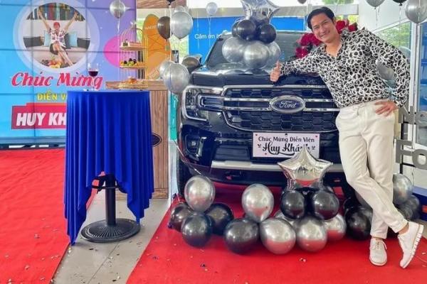 DV Huy Khánh tậu SUV 7 chỗ Ford Everest 2022 hơn 1,2 tỷ đồng-1