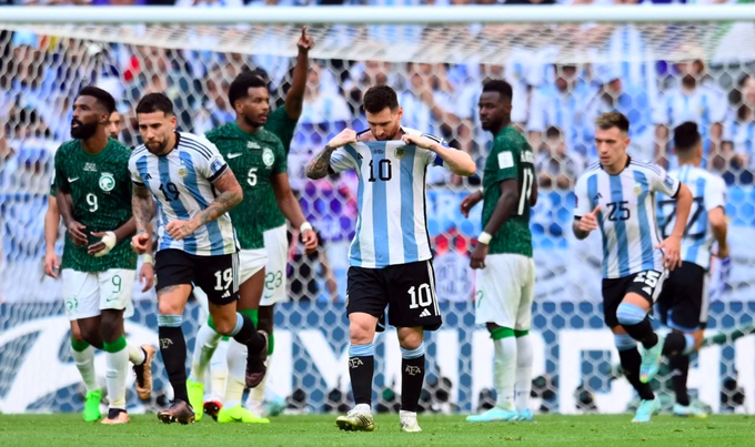 Chuyên gia Việt Nam chỉ ra "tử huyệt" khiến Argentina thua Saudi Arabia-1