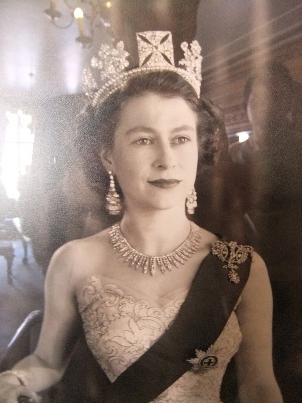 Bí quyết chống lão hóa, trẻ lâu của Nữ hoàng Anh Elizabeth II-6