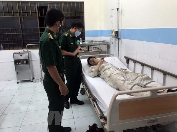 Trực thăng đưa 8 thuyền viên tàu Wu Zhou 8 vào Bệnh viện Vũng Tàu-1