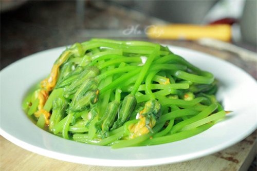 Xào rau nhớ làm theo công thức này món ăn xanh mướt, giòn sần sật ngon như nhà hàng thượng hạng nấu-1