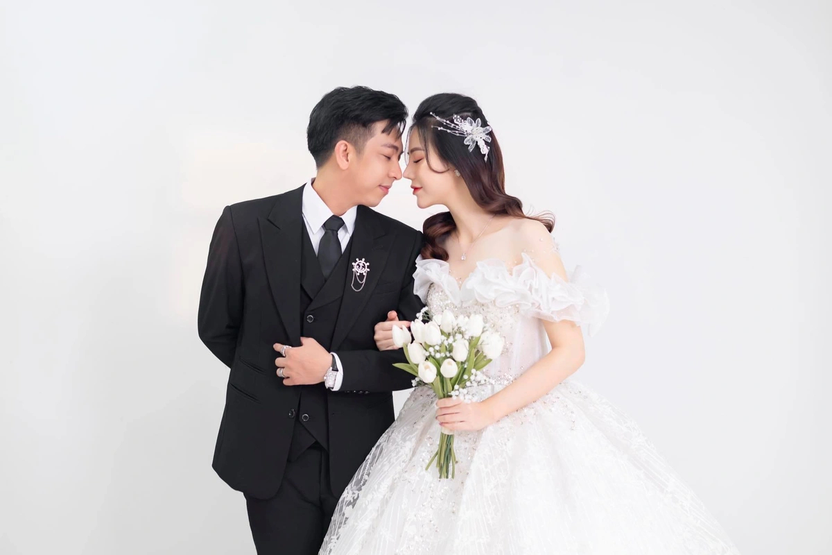 Sau Hồ Gia Hùng, một thành viên khác của HKT sắp "cưới vợ" vào tháng 10, bất ngờ hơn khi biết ngày tổ chức hôn lễ-4