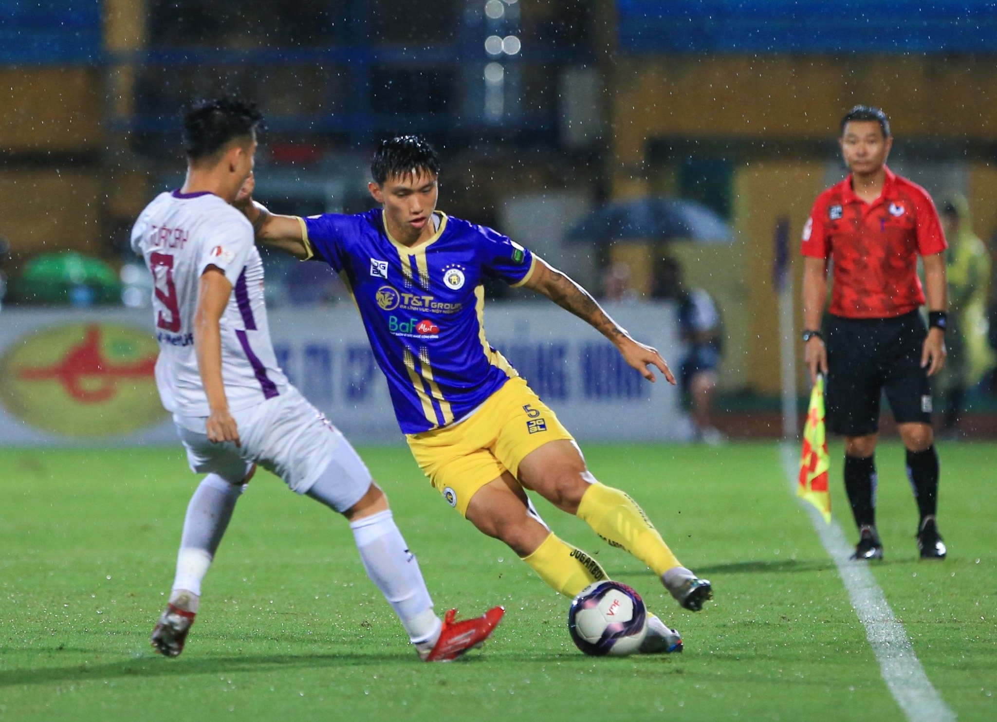 Thắng đậm Bình Dương, Hà Nội củng cố ngôi đầu V-League-1