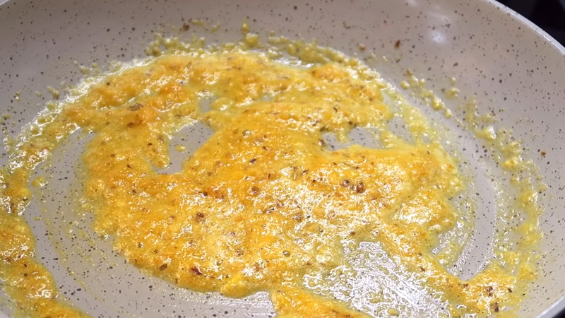 Cách làm tôm chiên trứng muối thơm ngon bùng vị-3
