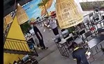 Tạm đình chỉ công tác cán bộ ném tiền trong quán ăn ở Đà Nẵng-cover-img