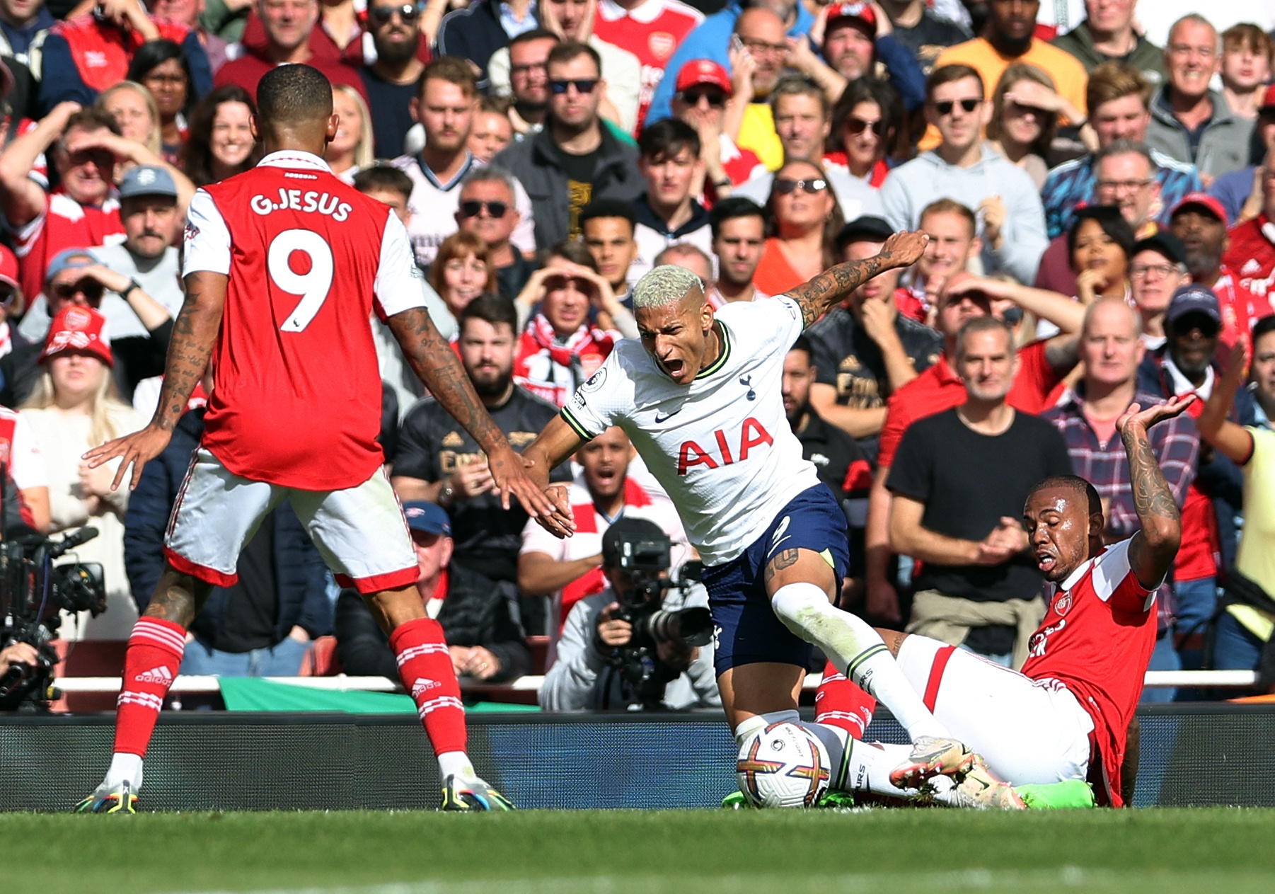 Tottenham nhận thẻ đỏ vô duyên, Arsenal đại thắng ở trận derby thành London-1