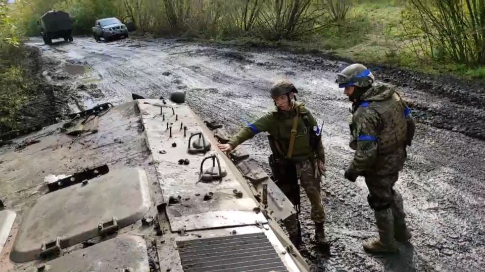 NÓNG: Quân Ukraine đang tiến vào Lyman, Nga xác nhận rút quân do 'đe dọa bị bao vây'-1