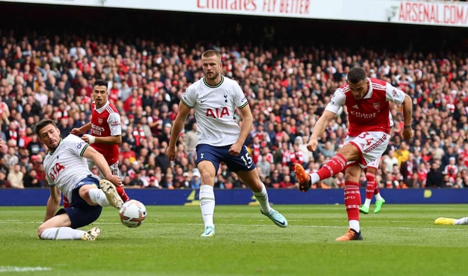 Arsenal 3-1 Tottenham: Xhaka ghi bàn-1