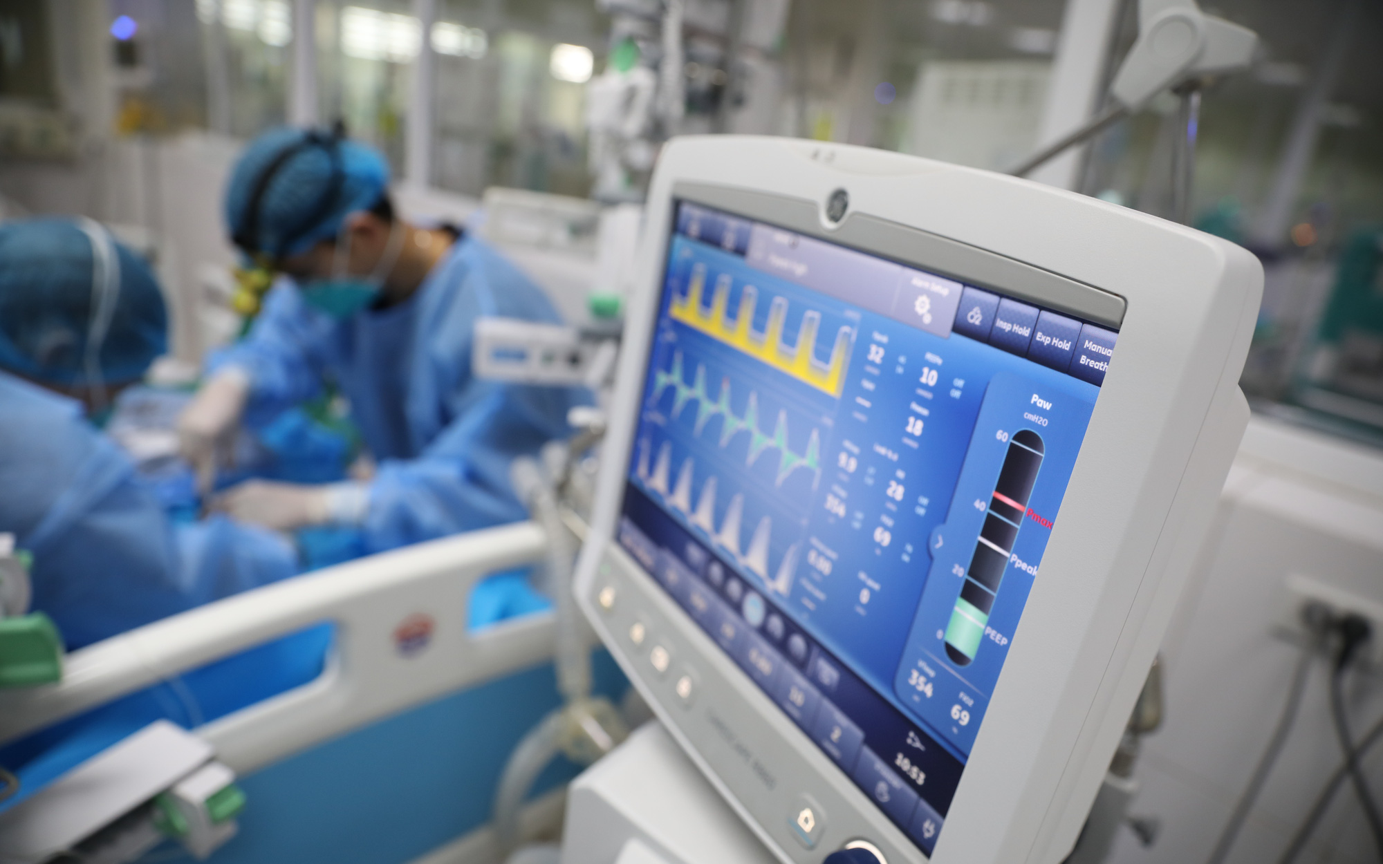 Đã có 1.500 túi dịch truyền Dextran điều trị sốc sốt xuất huyết về Việt Nam-3