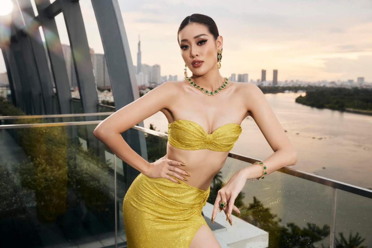 Hoa hậu Khánh Vân hóa nàng tiên cá với đầm cut-out màu vàng nóng bỏng-8