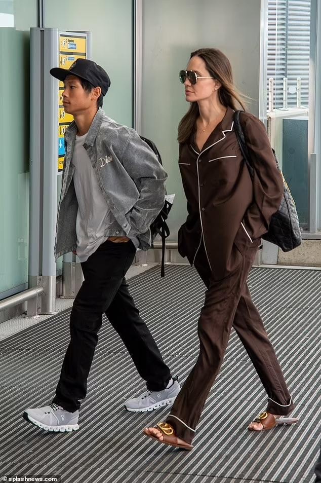 Angelina Jolie cùng con trai gốc Việt Pax Thiên đi du lịch-1