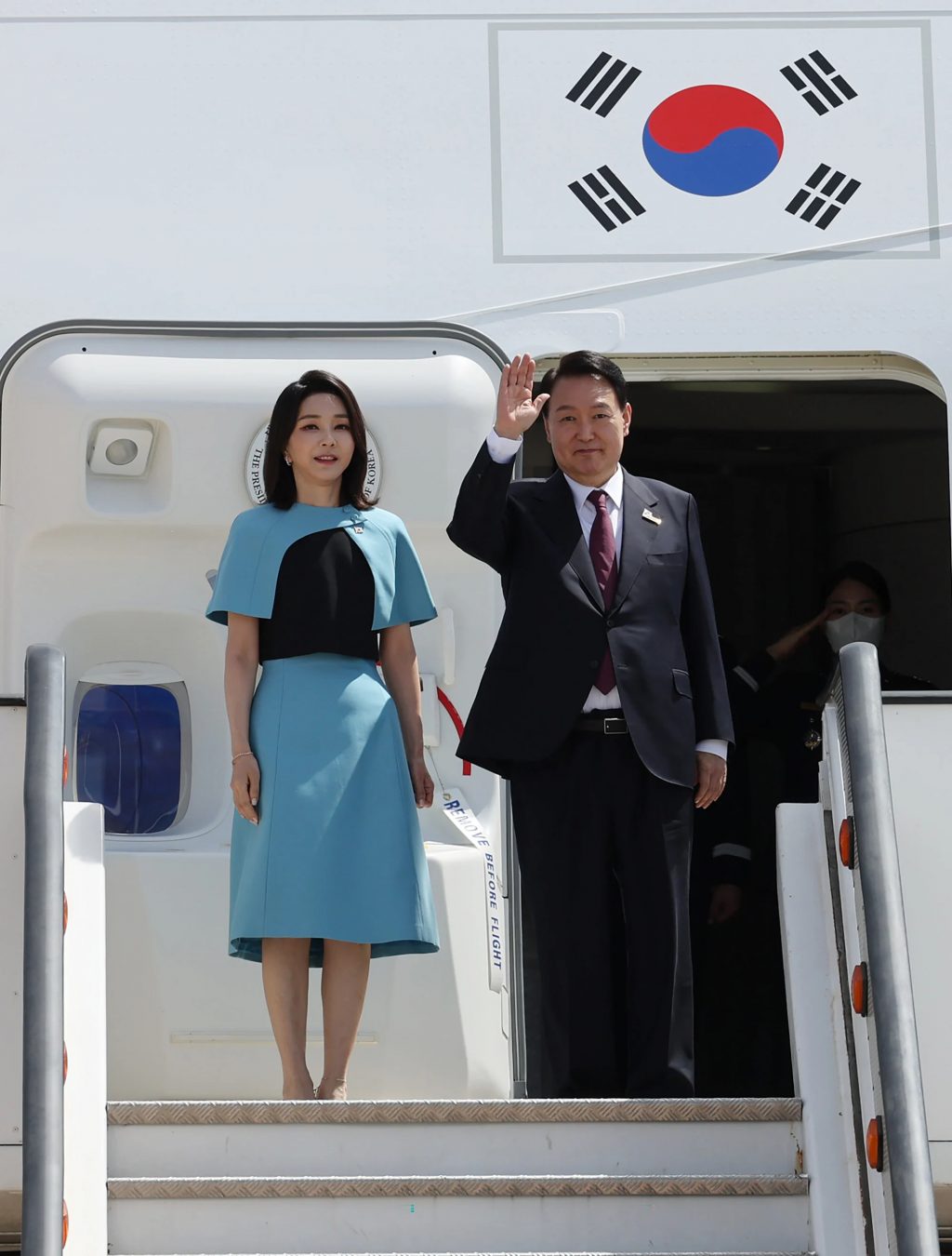 Phong cách thời trang “New Woman” của phu nhân tổng thống Hàn Quốc được gói gọn trong 3 chữ: Sang trọng, độc lập, tinh tế-4