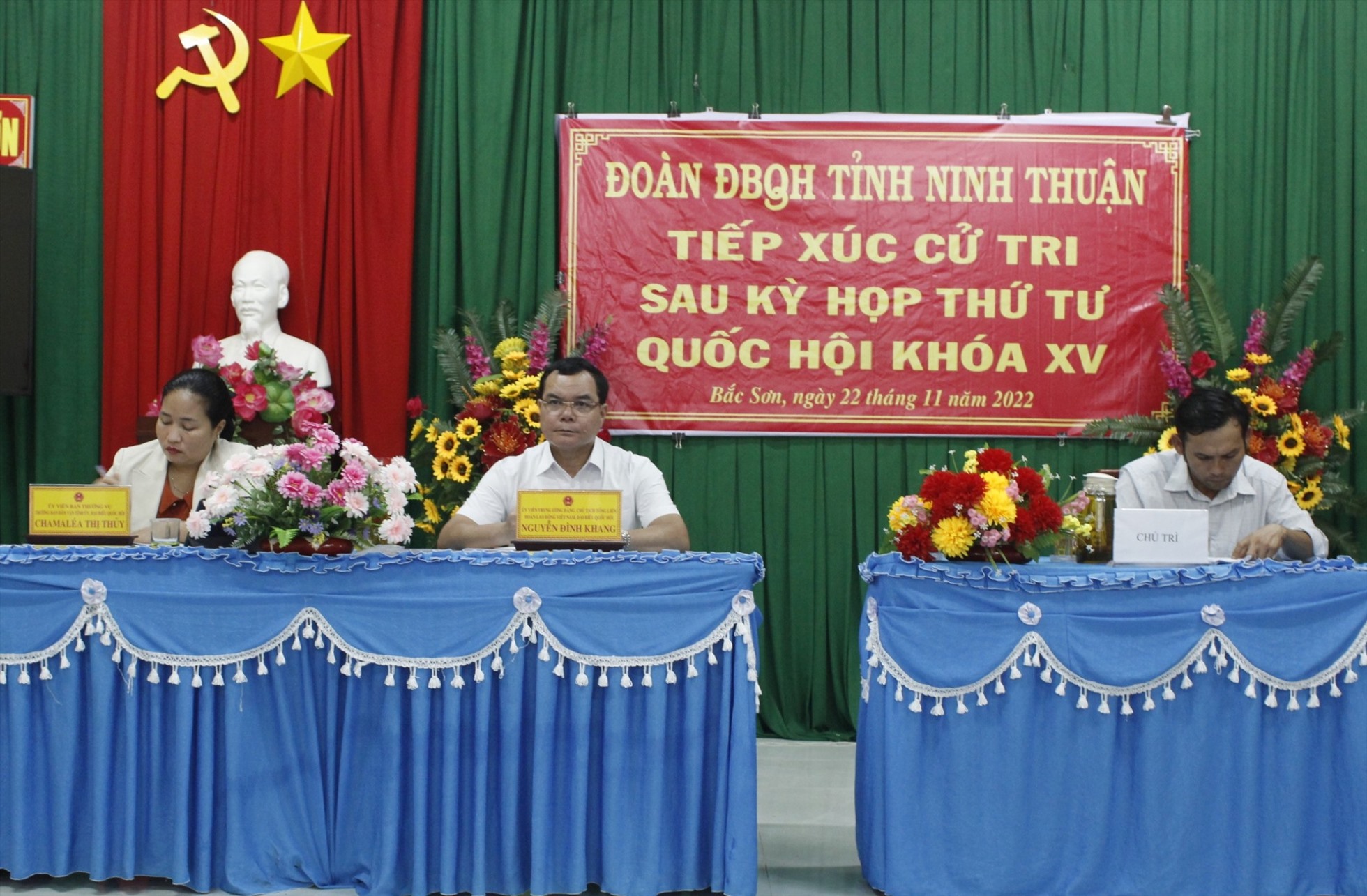 Chủ tịch Tổng LĐLĐVN Nguyễn Đình Khang tiếp xúc cử tri Ninh Thuận-2