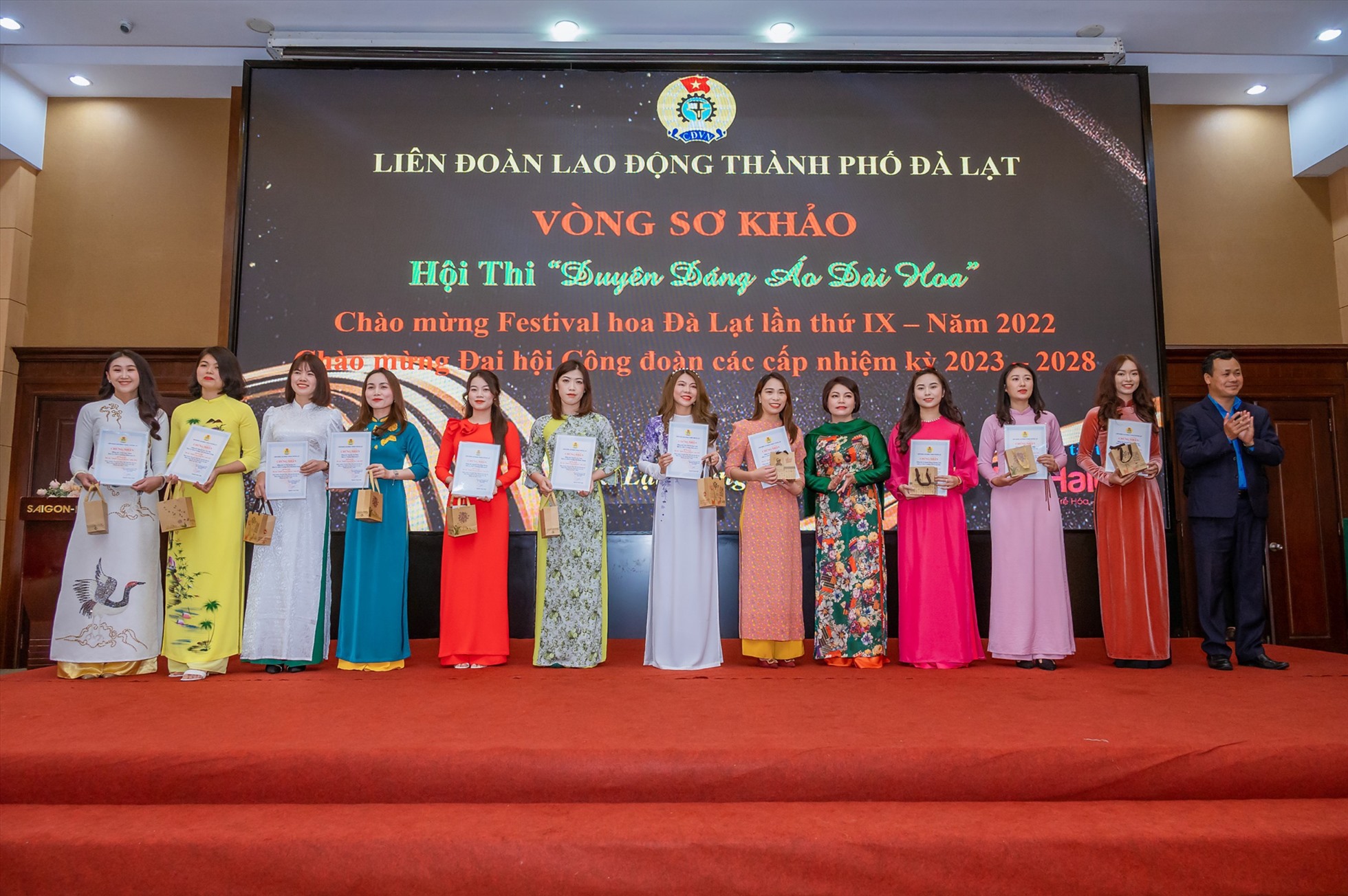 Lâm Đồng: Hội thi “Duyên dáng áo dài hoa” TP.Đà Lạt-2