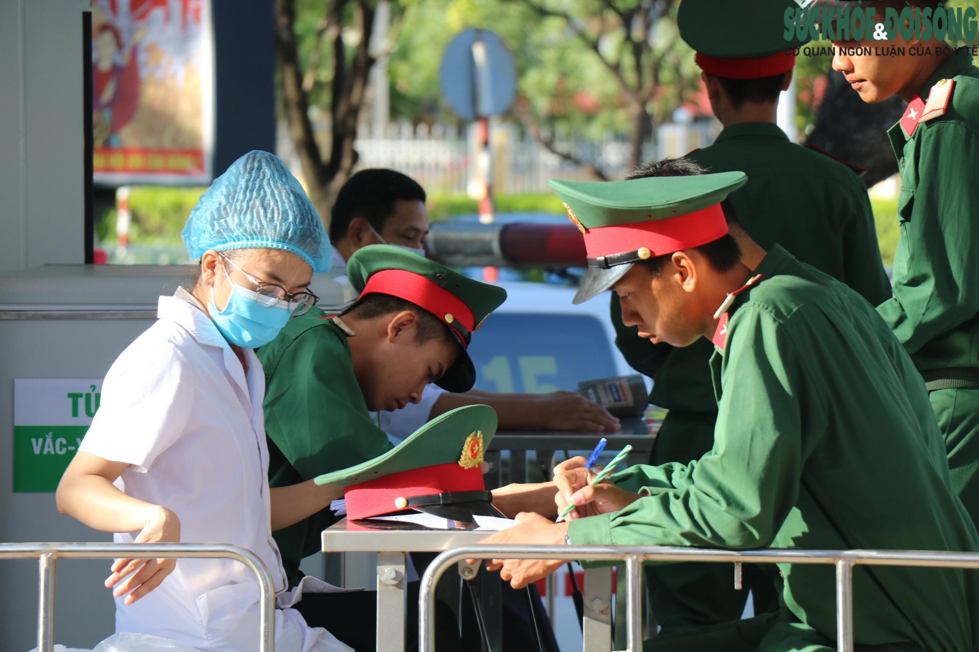 Thừa Thiên Huế phát động chiến dịch tiêm chủng vaccine phòng COVID-19-6
