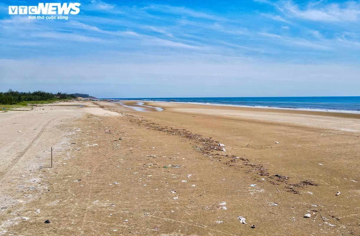Ảnh: Rác thải ‘bao vây’ nhiều bãi biển ở Hà Tĩnh-2