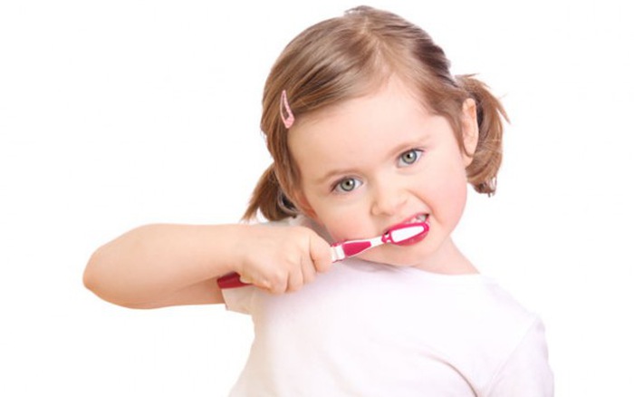 Những chăm sóc cần thiết khi trẻ mọc răng-4
