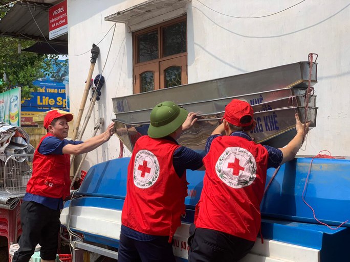 Bệnh viện đầu ngành ở Hà Nội, TP.HCM hỗ trợ y tế vùng bị ảnh hưởng bão Noru-1