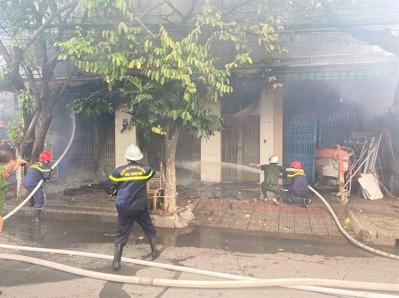 Đà Nẵng: Cháy lớn tại căn nhà 4 tầng, thiêu rụi nhiều tài sản-1