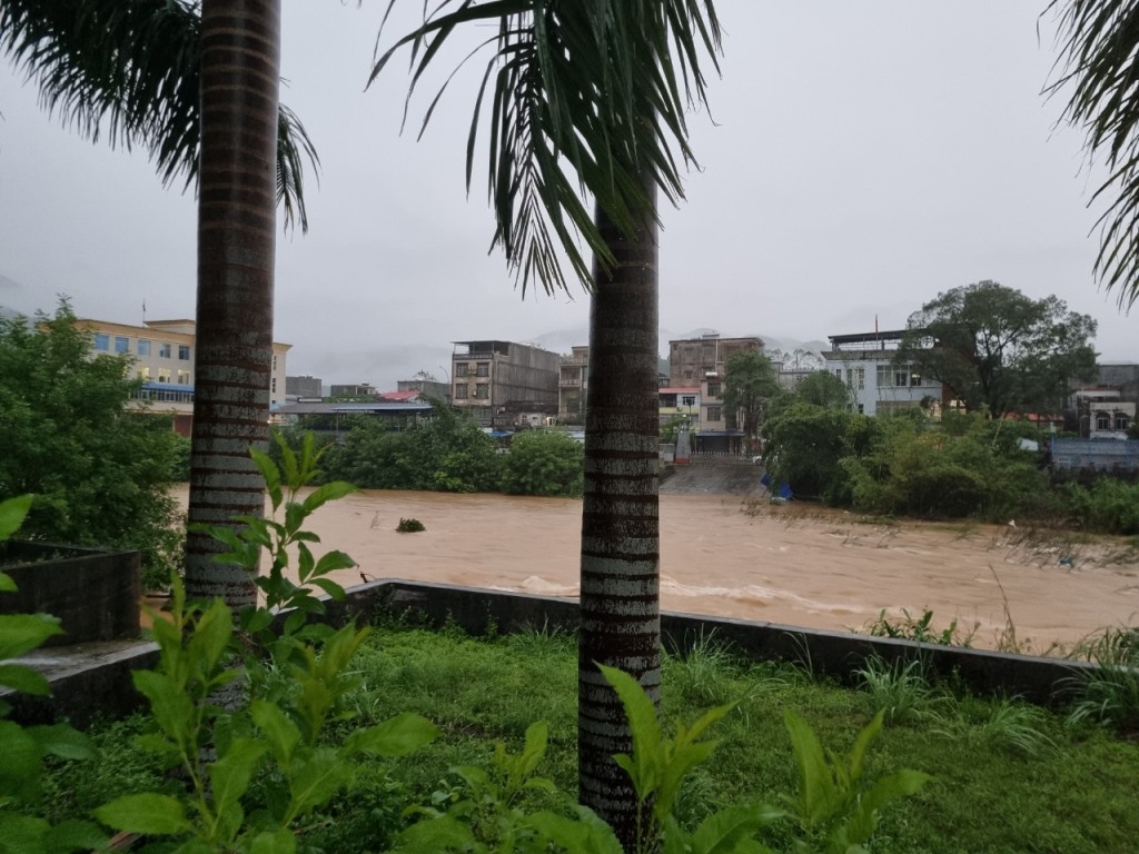 Quảng Ninh: Nhiều địa phương ngập úng cục bộ sau mưa lớn-1