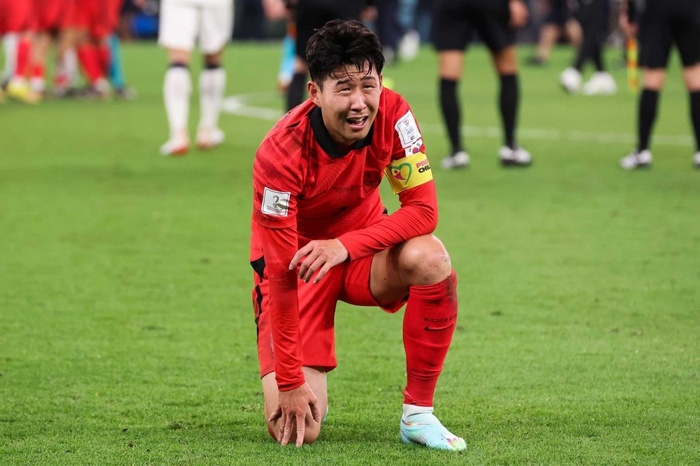 Cung bậc cảm xúc World Cup 2022: Khi đàn ông bật khóc nức nở...-1