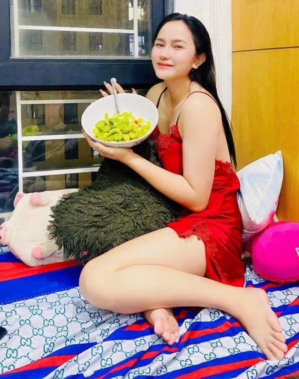Vợ xinh kém 8 tuổi của Khánh Đơn làm cho chồng món ăn đang hot nhất mạng xã hội lúc này-3